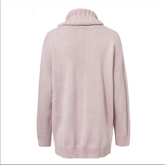Loose Turtleneck Pearl Pink Sweater - Picture 3 of 8